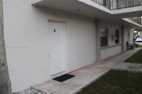 Condo in Miami, Florida, 2 bedrooms  № 2042974