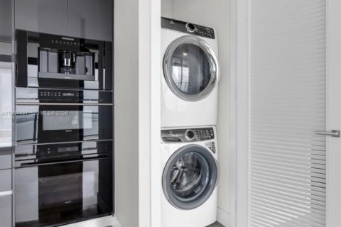 Copropriété à louer à Miami, Floride: 2 chambres, 132.01 m2 № 2060847 - photo 24