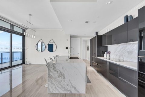 Copropriété à louer à Miami, Floride: 2 chambres, 132.01 m2 № 2060847 - photo 2