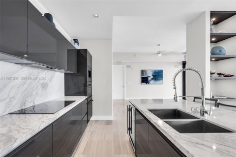 Copropriété à louer à Miami, Floride: 2 chambres, 132.01 m2 № 2060847 - photo 5