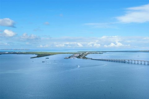 Copropriété à louer à Miami, Floride: 2 chambres, 132.01 m2 № 2060847 - photo 9