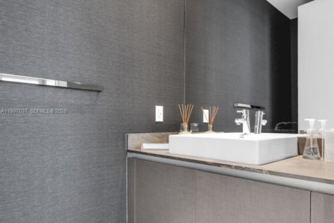 Copropriété à louer à Miami, Floride: 2 chambres, 132.01 m2 № 2060847 - photo 14