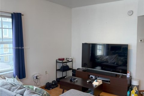 Condo in Miami Beach, Florida, 1 bedroom  № 1929483 - photo 11
