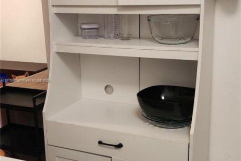 Снять в аренду кондоминиум в Майами-Бич, Флорида 1 спальня, 41.34м2, № 1929483 - фото 19