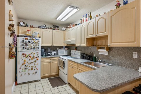 Condominio en venta en North Miami Beach, Florida, 2 dormitorios, 94.02 m2 № 1463891 - foto 1