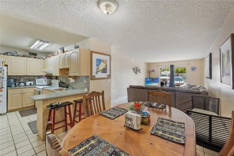 Condominio en venta en North Miami Beach, Florida, 2 dormitorios, 94.02 m2 № 1463891 - foto 3