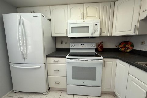 Condo in Clearwater, Florida, 2 bedrooms  № 1586033 - photo 16