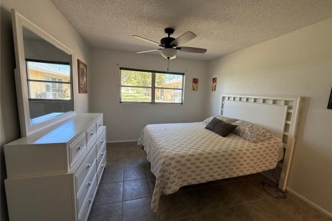 Condo in Clearwater, Florida, 2 bedrooms  № 1586033 - photo 3