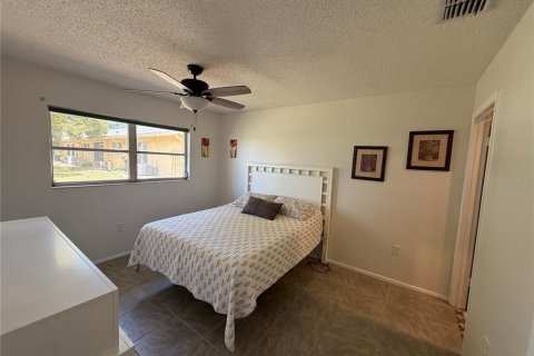 Condo in Clearwater, Florida, 2 bedrooms  № 1586033 - photo 4