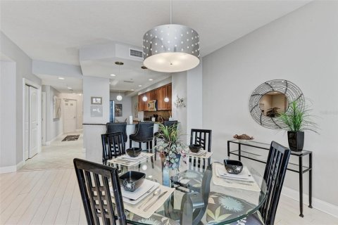 Copropriété à louer à Palmetto, Floride: 2 chambres, 157.56 m2 № 2108404 - photo 6