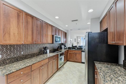 Copropriété à louer à Palmetto, Floride: 2 chambres, 157.56 m2 № 2108404 - photo 10
