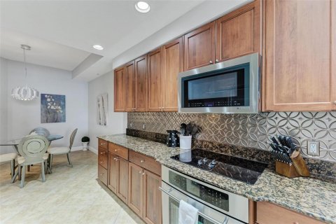 Copropriété à louer à Palmetto, Floride: 2 chambres, 157.56 m2 № 2108404 - photo 9