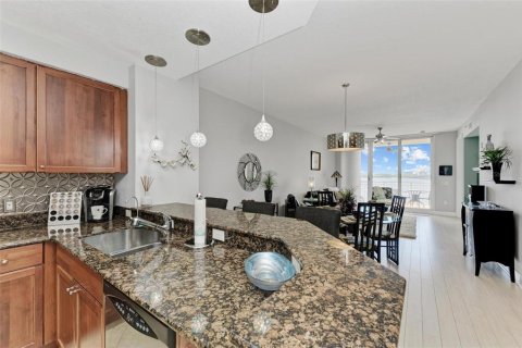 Copropriété à louer à Palmetto, Floride: 2 chambres, 157.56 m2 № 2108404 - photo 8