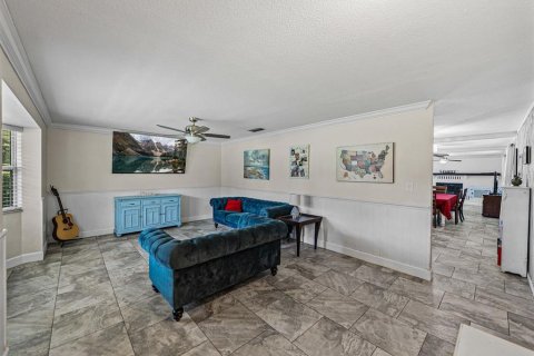 House in Fruitland Park, Florida 6 bedrooms, 251.86 sq.m. № 1831562 - photo 7