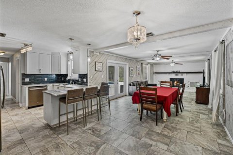 House in Fruitland Park, Florida 6 bedrooms, 251.86 sq.m. № 1831562 - photo 9