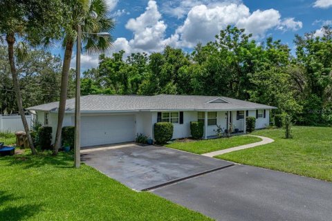 House in Fruitland Park, Florida 6 bedrooms, 251.86 sq.m. № 1831562 - photo 4