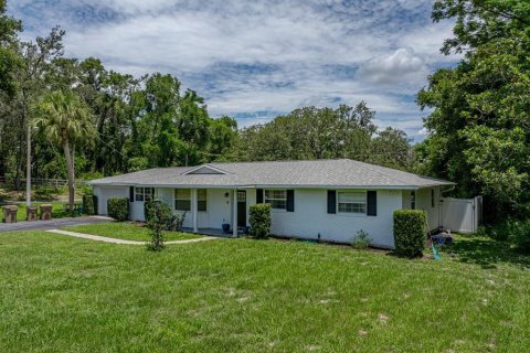 House in Fruitland Park, Florida 6 bedrooms, 251.86 sq.m. № 1831562 - photo 3