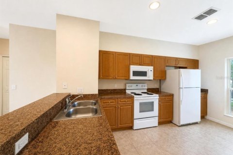 Copropriété à louer à Punta Gorda, Floride: 3 chambres, 120.77 m2 № 2434933 - photo 4