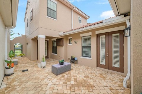 House in Melbourne, Florida 3 bedrooms, 189.89 sq.m. № 2296774 - photo 3