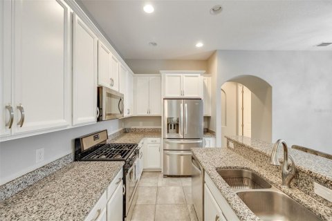 House in Melbourne, Florida 3 bedrooms, 189.89 sq.m. № 2296774 - photo 8