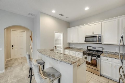 House in Melbourne, Florida 3 bedrooms, 189.89 sq.m. № 2296774 - photo 6