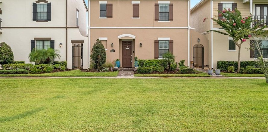 House in Melbourne, Florida 3 bedrooms, 189.89 sq.m. № 2296774