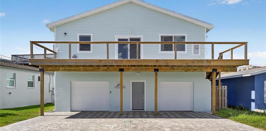 Casa en Redington Shores, Florida 3 dormitorios, 168.9 m2 № 1917283