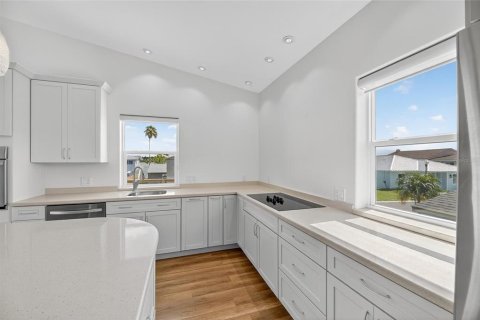 Casa en venta en Redington Shores, Florida, 3 dormitorios, 168.9 m2 № 1917283 - foto 25