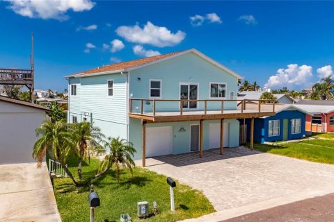 Casa en venta en Redington Shores, Florida, 3 dormitorios, 168.9 m2 № 1917283 - foto 2