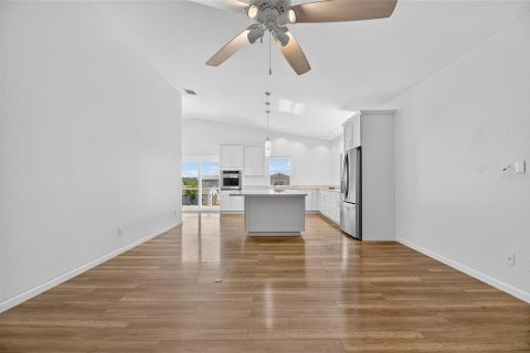 Casa en venta en Redington Shores, Florida, 3 dormitorios, 168.9 m2 № 1917283 - foto 22