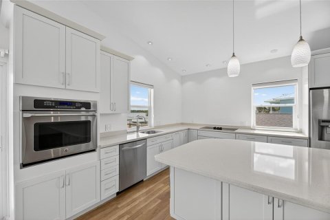 Casa en venta en Redington Shores, Florida, 3 dormitorios, 168.9 m2 № 1917283 - foto 18