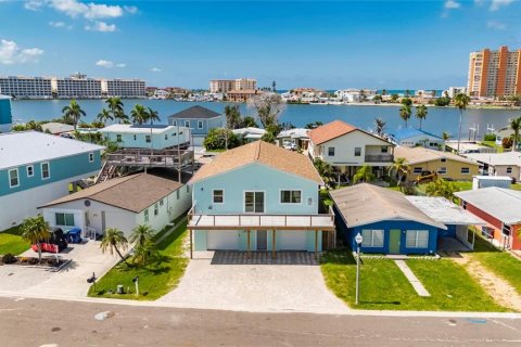 Casa en venta en Redington Shores, Florida, 3 dormitorios, 168.9 m2 № 1917283 - foto 8