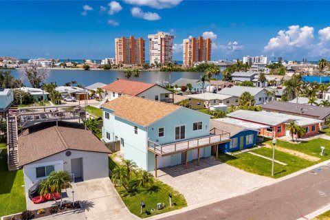Casa en venta en Redington Shores, Florida, 3 dormitorios, 168.9 m2 № 1917283 - foto 4