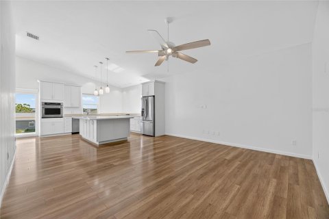 Casa en venta en Redington Shores, Florida, 3 dormitorios, 168.9 m2 № 1917283 - foto 21