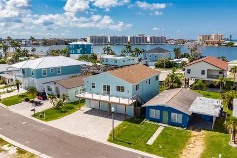 Casa en venta en Redington Shores, Florida, 3 dormitorios, 168.9 m2 № 1917283 - foto 9