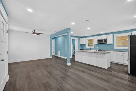 House in Ormond Beach, Florida 2 bedrooms, 97.55 sq.m. № 2220868 - photo 10