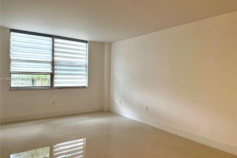 Copropriété à louer à Aventura, Floride: 2 chambres, 113.34 m2 № 1976977 - photo 10