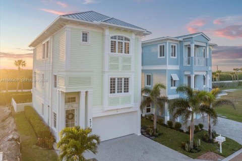 House in St. Lucie, Florida 3 bedrooms, 218.41 sq.m. № 2048869