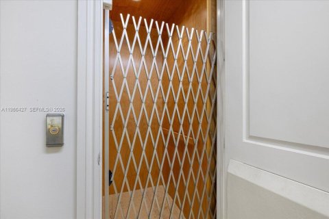 House in St. Lucie, Florida 3 bedrooms, 218.41 sq.m. № 2048869 - photo 7