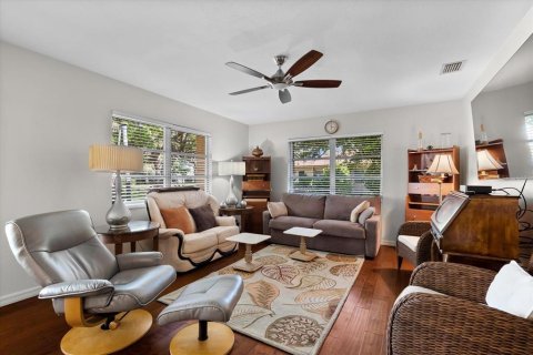 House in Sarasota, Florida 2 bedrooms, 112.6 sq.m. № 1915854 - photo 11