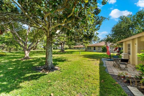 House in Sarasota, Florida 2 bedrooms, 112.6 sq.m. № 1915854 - photo 4