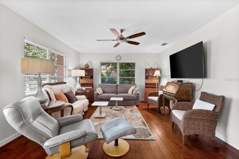 House in Sarasota, Florida 2 bedrooms, 112.6 sq.m. № 1915854 - photo 10