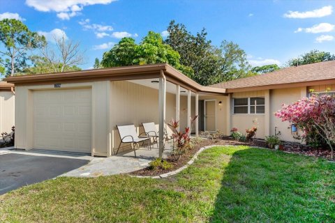 House in Sarasota, Florida 2 bedrooms, 112.6 sq.m. № 1915854 - photo 1