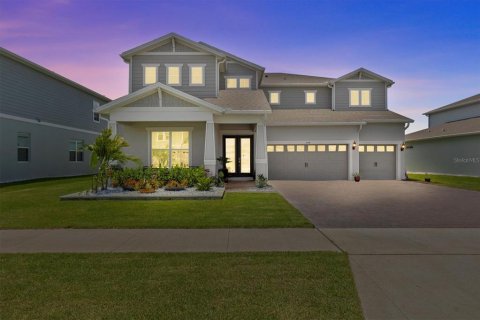 House in Winter Garden, Florida 5 bedrooms, 396.88 sq.m. № 1804113 - photo 1