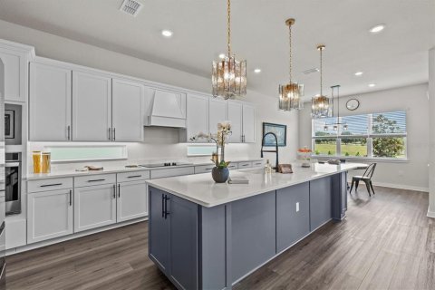 House in Winter Garden, Florida 5 bedrooms, 396.88 sq.m. № 1804113 - photo 23