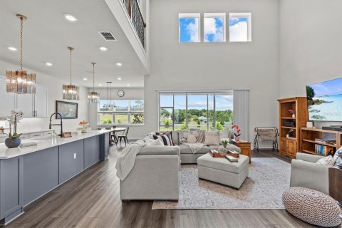 House in Winter Garden, Florida 5 bedrooms, 396.88 sq.m. № 1804113 - photo 17