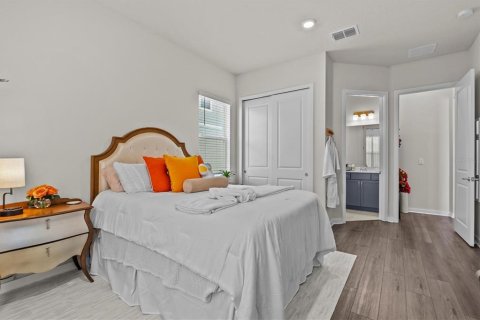 House in Winter Garden, Florida 5 bedrooms, 396.88 sq.m. № 1804113 - photo 12