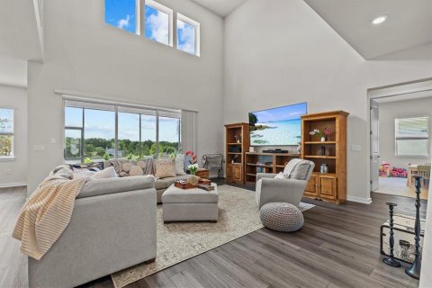 House in Winter Garden, Florida 5 bedrooms, 396.88 sq.m. № 1804113 - photo 18