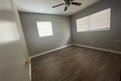 Villa ou maison à louer à Lakeland, Floride: 4 chambres, 128.02 m2 № 2320878 - photo 13