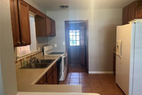 Villa ou maison à louer à Lakeland, Floride: 4 chambres, 128.02 m2 № 2320878 - photo 10
